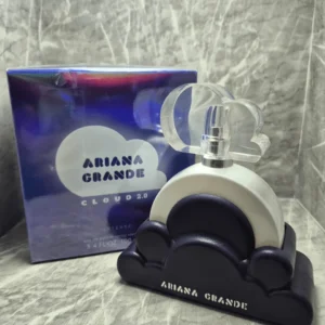 Perfume original Ariana Grande Cloud 2.0 Intense para mujer en frasco de nube azul oscuro con caja original.