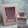 Perfume árabe Lattafa Bade'e Al Oud Noble Blush para mujer en frasco rosa pastel con caja original.