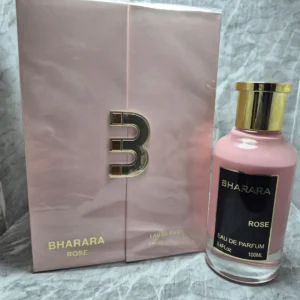 Perfume Bharara Rose para mujer en frasco rosa pastel con estuche de lujo original.