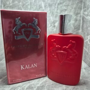 Perfume de nicho Parfums de Marly Kalan unisex en frasco rojo intenso con caja original de lujo.