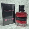 Perfume Valentino Uomo Born in Roma para hombre en frasco con tachuelas y caja original.