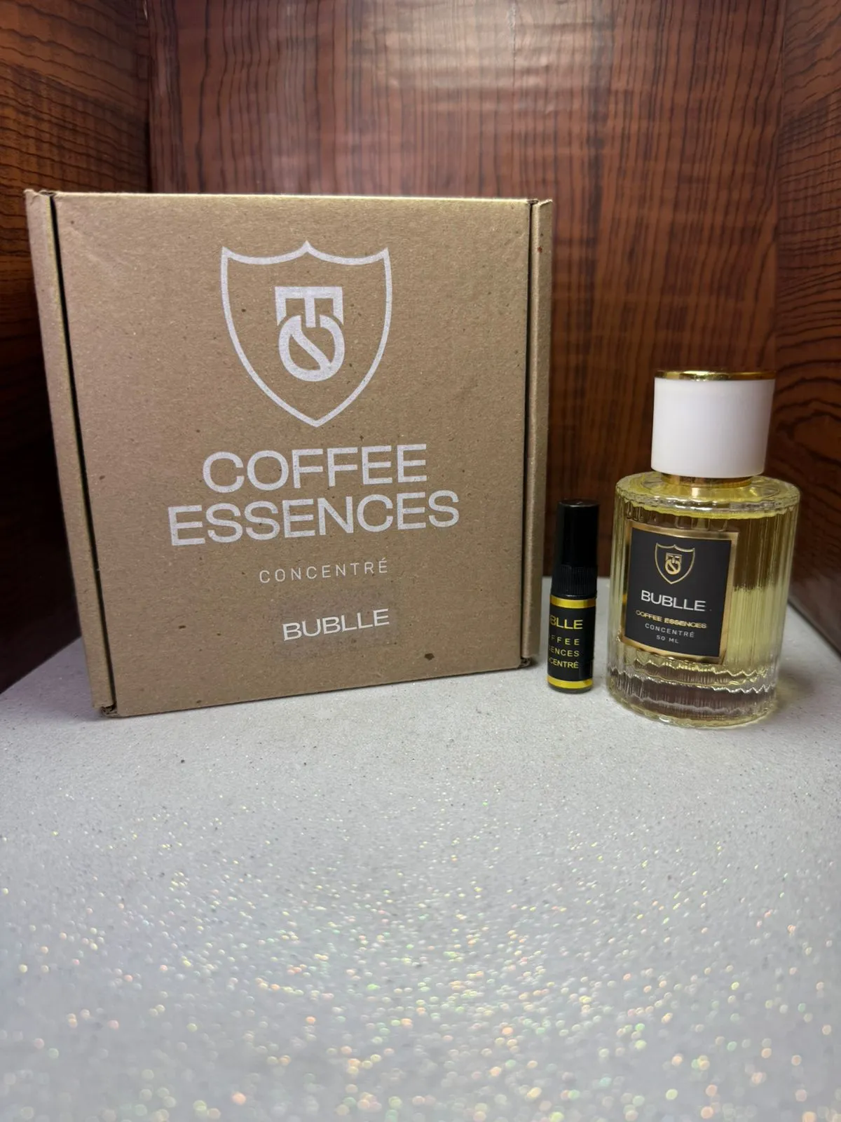 Perfume Coffee Essences Concentré Bubble en frasco de vidrio con caja original y vial de muestra